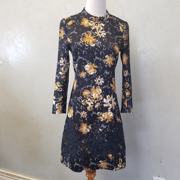 McGinn Dresses & Skirts - McGinn floral lace dress (D14-8)